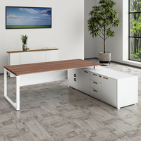Bureau de direction moderne de haute qualité avec prise de courant multifonctionnelle, armoire de rangement, cadre en acier, poste de travail pour les entreprises