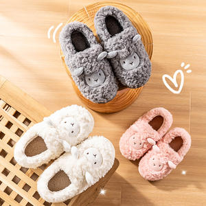 Pantoufles d'extérieur tendance en fausse fourrure pour femmes, douces, en lin de mouton, chaudes et moelleuses, vente en gros, très prisées - Product Image 3