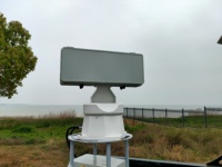 Sistema de detección de drones de radar de banda X de matriz en fase totalmente coherente de estado sólido