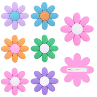 Épingles en PVC personnalisables avec différentes formes de marguerites, épingles en caoutchouc souple, logo 2D 3D, broches, cadeaux promotionnels, fournisseur d'usine en gros