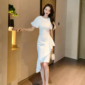 فستان أبيض غير متماثل بأكمام قصيرة منفوشة, فستان صيفي أنيق متوسط الطول باللون الأبيض ذو أكمام منفوشة 2022