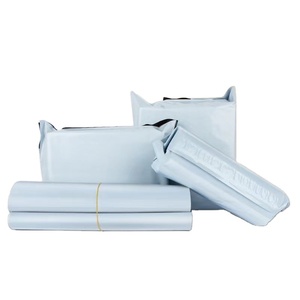 Bolsa de plástico para envíos con logo personalizado, para embalaje de ropa y mensajería. - Product Image 3