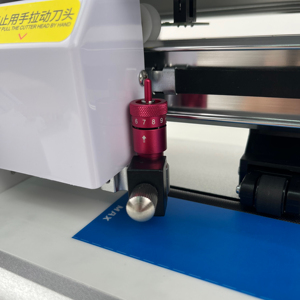 Machine de découpe de film intelligente directe d'usine pour protecteurs d'écran de téléphone portable, machine de découpe de film TPU - Product Image 3