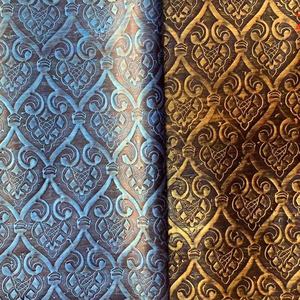 Cuero Artificial de PU con Relieve Retro Color Nogal Medio, Elástico, Impermeable, para Textiles del Hogar, Bolsos, Maletas, Muebles, Ropa y Zapatos - Product Image 1