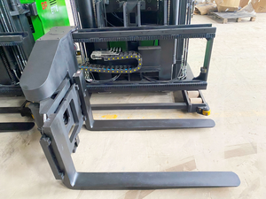 Camión de alcance multidireccional tridimensional, capacidad de carga de 1,5 toneladas, apilador CE, carretilla elevadora eléctrica para pasillo estrecho VNA - Product Image 4