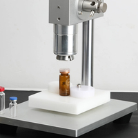 Capsuleuse manuelle portative pour bouteilles en verre et en plastique