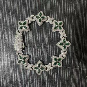 สร้อยข้อมือแบบ Infinity Link รุ่นใหม่ 5A สีน้ำเงินประดับเพชร CZ รูปดอกโคลเวอร์  ทองชมพู  ทำจากทองเหลือง  เหมาะสำหรับเป็นของขวัญในวันครบรอบหรืองานปาร์ตี้  ประดับด้วยเพชรซิคอน - Product Image 2