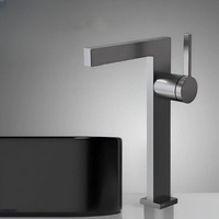 Robinet mélangeur cascade monocommande gris anthracite finition chrome moderne, à poser sur comptoir, eau chaude et froide, en laiton, vente en gros