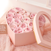 Boîte à fleurs de rose conservée en forme de cœur en carton rigide sur mesure