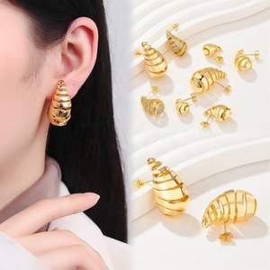 Boucles d'oreilles en or 18 carats laminé de luxe vintage Oro Best, en alliage de cuivre, vente en gros pour femmes - Product Image 1