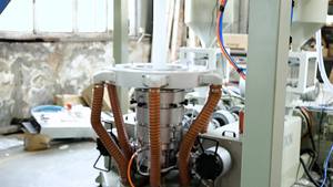 Extrudeuse soufflante ABA automatique haute résistance à membrane dégradable basse pression Hdpe Pp Pe <span class=keywords><strong>production</strong></span> à la machine - Product Image 3