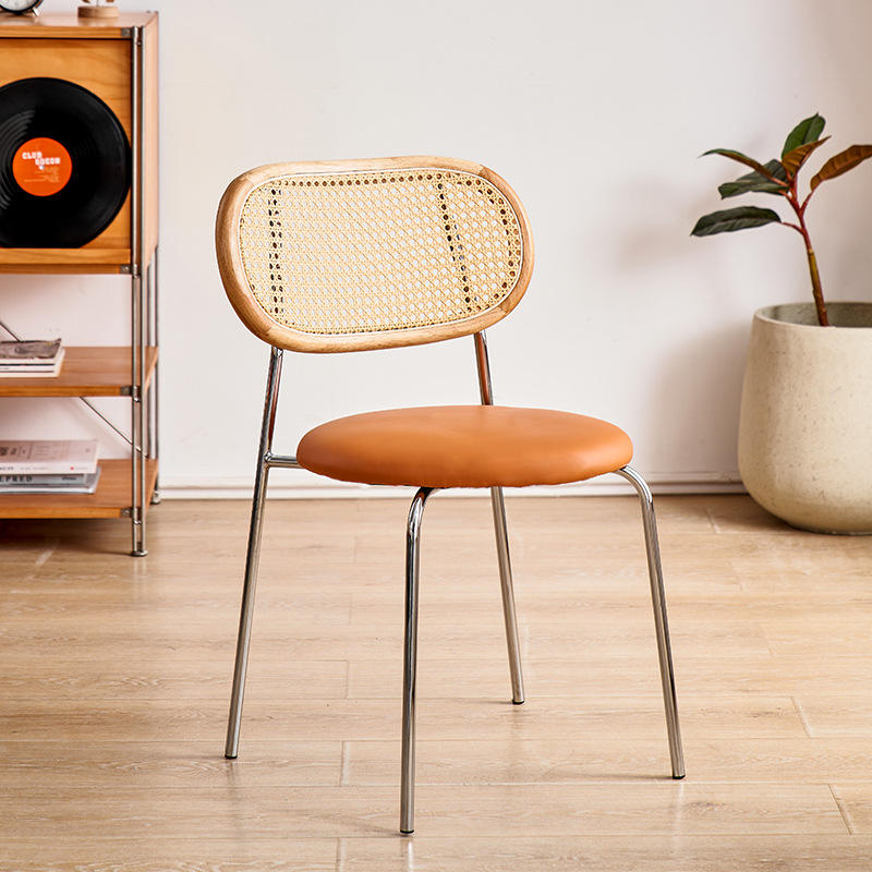 Respaldo de madera natural, cojín de asiento Napa naranja, patas plateadas