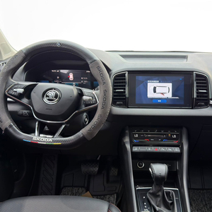 Voiture d'occasion 2022 <span class=keywords><strong>Skoda</strong></span> <span class=keywords><strong>Karoq</strong></span> Facelift TSI280 Luxe <span class=keywords><strong>SUV</strong></span> Essence 1.4T 150PS Peinture d'origine Hayon électrique Sièges en cuir Chauffage - Product Image 4