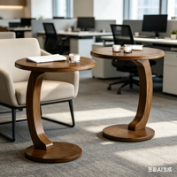 Table basse rustique traditionnelle en fer et bois, style campagnard, table d'appoint pour salon, texture bois naturel, mobilier de maison