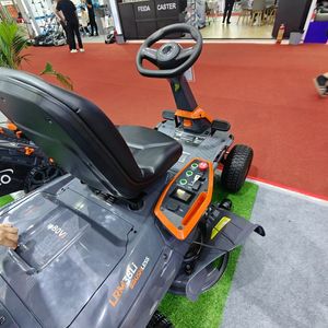 เครื่องตัดหญ้าแบบสายพาน 4 จังหวะ ควบคุมระยะไกล สำหรับสวน - Product Image 4