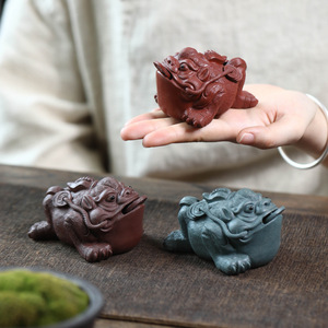 Yixing Purple Clay Tea <b>Pet</b> Three Legged Toad Handmade Ceramic Tea Accessory For Kung Fu Tea Set Gift - Product Image 2