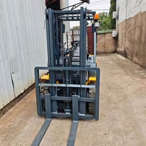 <span class=keywords><strong>Chariot</strong></span> élévateur diesel Komatsu <span class=keywords><strong>d</strong></span>'<span class=keywords><strong>occasion</strong></span> <span class=keywords><strong>de</strong></span> 3 tonnes avec composants <span class=keywords><strong>d</strong></span>'origine, fourches et extensions/housses pour projets <span class=keywords><strong>de</strong></span> terrassement - Product Image 6