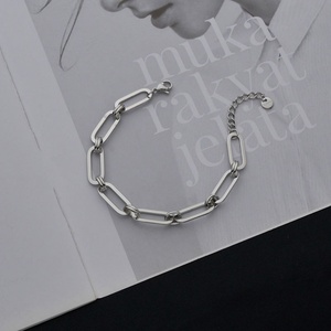 Bracelet et Collier Unisexe en Acier Inoxydable Plaqué Or 14 carats, Chaîne Tendance Maille Boîte, Maille Trombone, Maille Rolo, pour Usage Quotidien et Mariage - Product Image 3