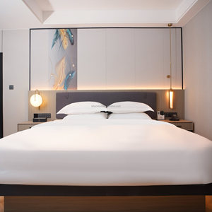Cheap 3 Star Hotel <b>Bed</b> Customized King <b>Queen</b> <b>Size</b> Wood Base <b>Bed</b> <b>Frame</b> with Fabric Upholstered Headboard for Hotel Guest Room - Product Image 4