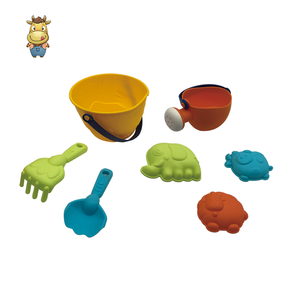 Ensemble de 7 jouets de plage pour enfants : seau, arrosoir, pelle, râteau, moules d'animaux – Jouets d'extérieur pour l'été - Product Image 1
