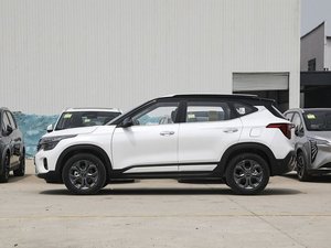 SUV <span class=keywords><strong>Kia</strong></span> <span class=keywords><strong>Seltos</strong></span> <span class=keywords><strong>2023</strong></span> 1.5L IVT <span class=keywords><strong>Premium</strong></span> Edition, marque de luxe à essence, meilleur SUV pour le prix - Product Image 3
