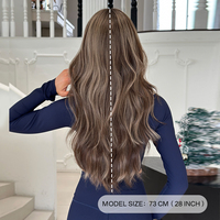 Pelucas de Cabello Sintético de 28 Pulgadas, Color Castaño Ceniza con Reflejos Rubio Claro, con Flequillo, Resistentes al Calor, Fibra Natural Mate