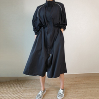 Robe Trench Ample à Col Montant et Boucle Discrète, Taille Haute, Longueur au-dessus du Genou, Fendue, Collection Automne 2026 Corée du Sud
