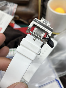 นาฬิกาคริสตัลสำหรับผู้หญิง ออกแบบมาโดยเฉพาะเพื่อผู้หญิงที่กล้าหาญและเป็นนวัตกรรม  ยึดมั่นในความสมบูรณ์แบบอย่างไม่หยุดยั้ง - Product Image 5