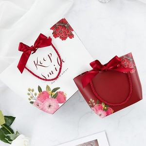 Faveur de mariage en papier <span class=keywords><strong>vert</strong></span> imprimé coloré personnalisé <span class=keywords><strong>sac</strong></span> à main bonbons transporter des sacs d'emballage petit mignon porte <span class=keywords><strong>sac</strong></span> cadeau avec ruban - Product Image 5