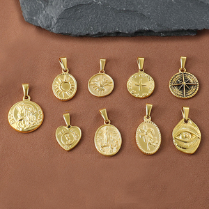 Charme en acier inoxydable plaqué or 18 carats PVD avec symboles spirituels et religieux |   Pendentifs Œil d'Horus, Vierge Marie, Croix, Oiseau sacré et Boussole - Product Image 5