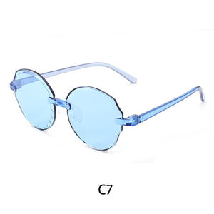 Gafas de Sol Personalizadas al por Mayor para Bodas, con Forma de Corazón, en Rojo, Rosa, Amarillo, Morado, Azul y Marrón, con Protección UV400, Montura de PC sin Aro, Cómodas - Product Image 4