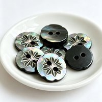 Boutons en nacre noire en forme de fleur irrégulière, 2 trous, gravure profonde, 5 pétales, coquille naturelle, boutons décoratifs pour vêtements