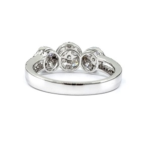 Bague personnalisée en or blanc massif 18 carats avec diamants véritables, style cluster fin, pour femme, idéale pour fiançailles, mariage, fête, cadeau romantique et classique - Product Image 2