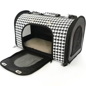 Venta al por mayor de moda Oxford perro mochila cuidadosamente seleccionado portátil plegable bolsa de viaje para perros pequeños gatos elegante mascota - Product Image 1