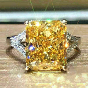 Anello con design quadrato a quattro punte, stile elegante, per donna - Product Image 2