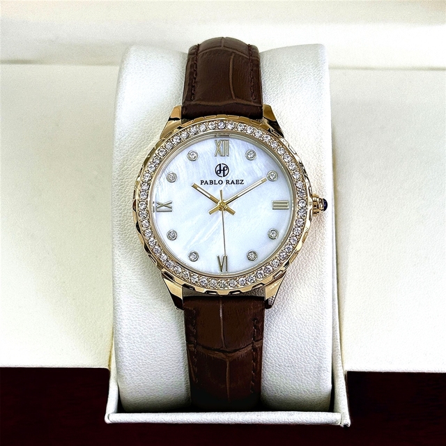 Fashionable and Light Luxury Ladies Wristwatch with a Water-resistant Mother-of-pearl Dial Elegant Quartz Watch