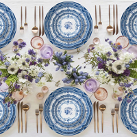 Blau-weiße Teller für feines Restaurant, eleganter englischer Teller aus Knochenporzellan mit Blumenmuster für die Hochzeit