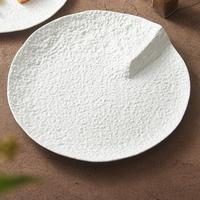 Ensemble d'assiettes en céramique de forme organique, texture écorce d'arbre et roche, vaisselle moderne minimaliste, vente en gros, logo personnalisé, usine OEM