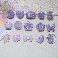 Accessoires de décoration pour chaussures en résine à paillettes violettes style dessin animé, breloques DIY pour coques de téléphone à la colle crème, ornements de chaussures scintillants en forme de fleur, cœur, lune et nœud