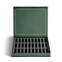 Boîte cadeau rigide personnalisée en forme de livre vert avec logo en feuille d'or, fermeture magnétique, emballage en carton de luxe pour ongles