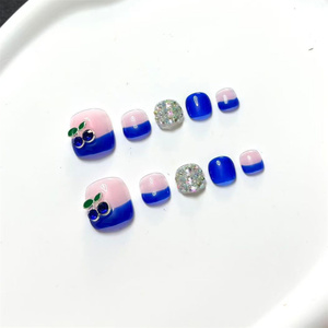 Faux ongles carrés courts faits à la main, rose French manucure avec motifs floraux 3D et strass, ongles d'orteil en acrylique de luxe - Product Image 6