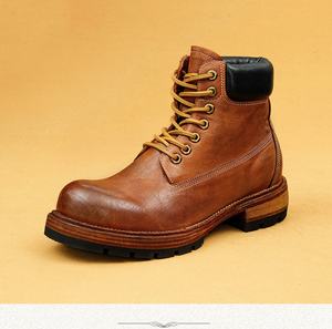 Botas Cortas de Estilo Británico a la Moda con Cierre, Punta Redonda y Cuero Tallado a Mano para Hombre - Product Image 4