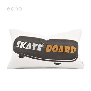 Cojín Decorativo Cuadrado de Terciopelo con Apliques Bordados de Skateboard Moderno Blanco, Estilo Nórdico de Lujo para Habitación Infantil - Product Image 1