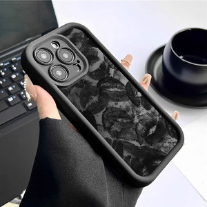 Custodia per iPhone 14 in TPU antiurto con scanalature nere, stile INS, ultima tendenza, nera, con motivo <span class=keywords><strong>a</strong></span> rossetto e bacio, all'ingrosso - Product Image 2