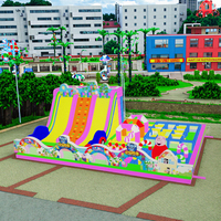 U-Rides Attraction Grand toboggan gonflable avec obstacle de labyrinthe gonflable cochon pour parc de fonctions pour enfants