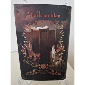 Ataque a los Titanes Ichiban Kuji Variante Cubierta Distrito Trost [JAP] 100g Manual Fulfillment Tarjeta Coleccionable - Product Image 2