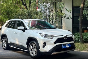 Toyota Rav -- 4, vehículo usado barato, Toyota, 2.0L, CVT, 2WD, en stock, Toyota, Toyota, 2, 4, 2, 2, 1, 2, 2, 3 - Product Image 4