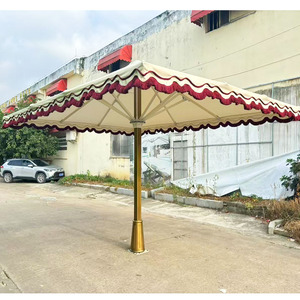 Parasols de patio de <span class=keywords><strong>luxe</strong></span> de grande taille à poteau central en porte-à-faux avec glands et bases, pare-soleil personnalisé résistant au vent automatique avec lumière - Product Image 3