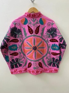 Chaqueta corta de algodón rosa hecha a mano Suzani bordada a mano con flores Suzani chaquetas bordadas Suzani abrigo de fiesta para mujer - Product Image 3