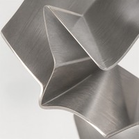 Panneaux Métalliques Pliés Sculptés en Argent Brossé Sur Mesure – Service de Fabrication OEM pour Projets de Hall d'Hôtel – Dimensions Personnalisées